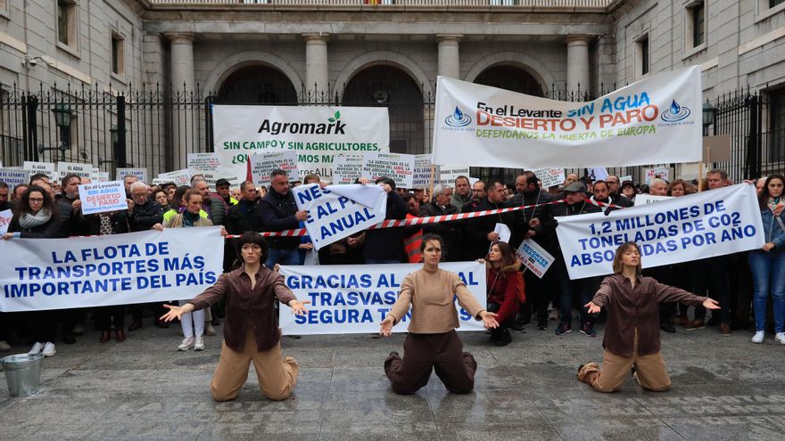 El agua como estrategia electoral: casi 40 años de 'guerra política' que se repetirá en 2023