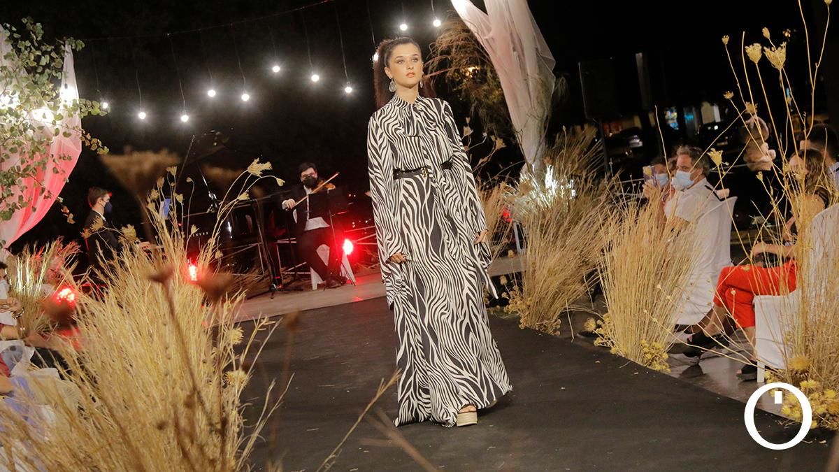 Desfile de la nueva colección de Hugo Clavelina