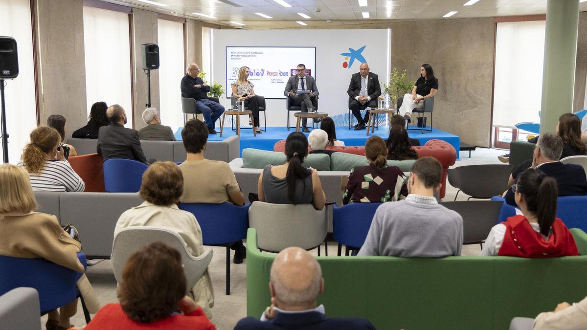 CaixaBank reúne en Tenerife a clientes de banca privada en una jornada sobre filantropía y responsabilidad social
