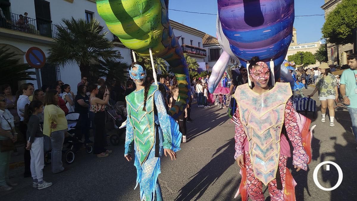 El mundo marino emerge en las Calles en Flor de Cañete