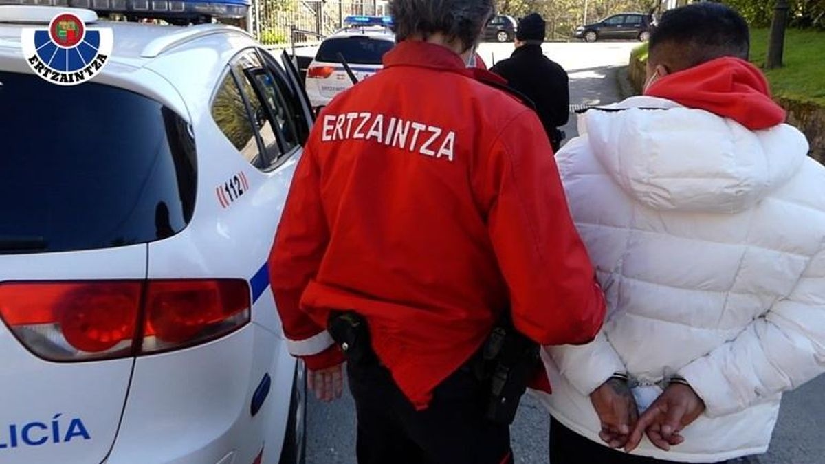 Momento del arresto de los miembros de  la organización criminal