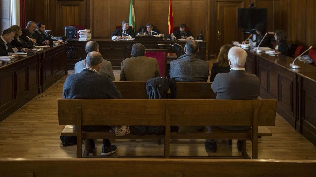 Condenados a unos cinco años de cárcel cuatro ex altos cargos de la Junta por el caso Umax