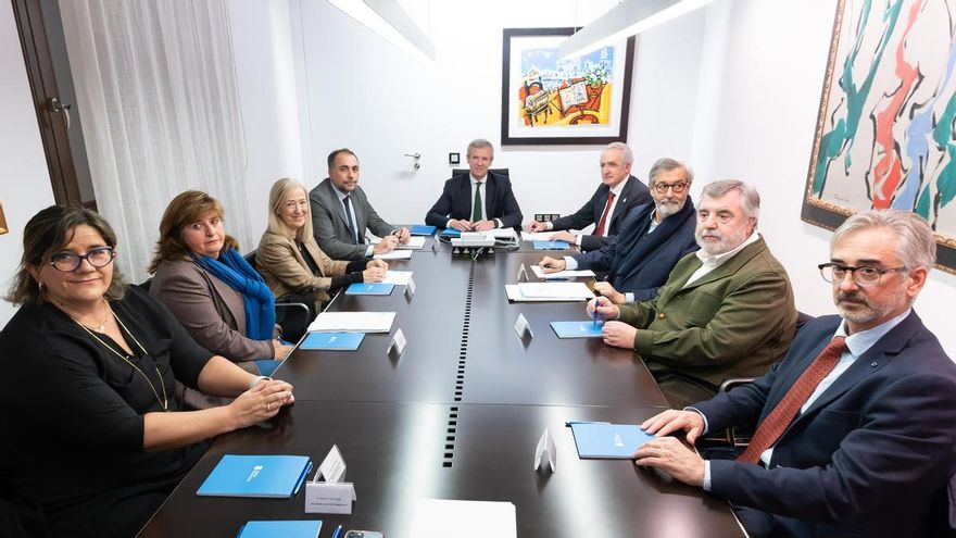 La Xunta de Galicia pretende mitigar el malestar de los médicos de primaria flexibilizando que trabajen en la privada
