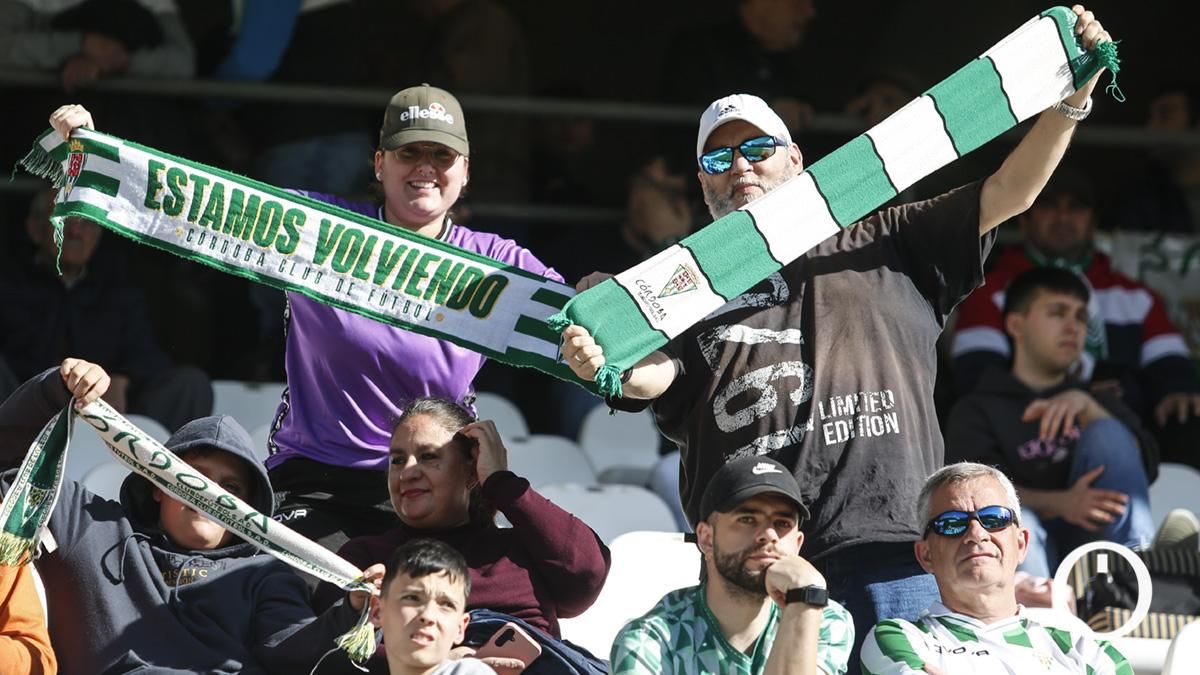 Grada Blanquiverde del Córdoba CF - SD Huesca