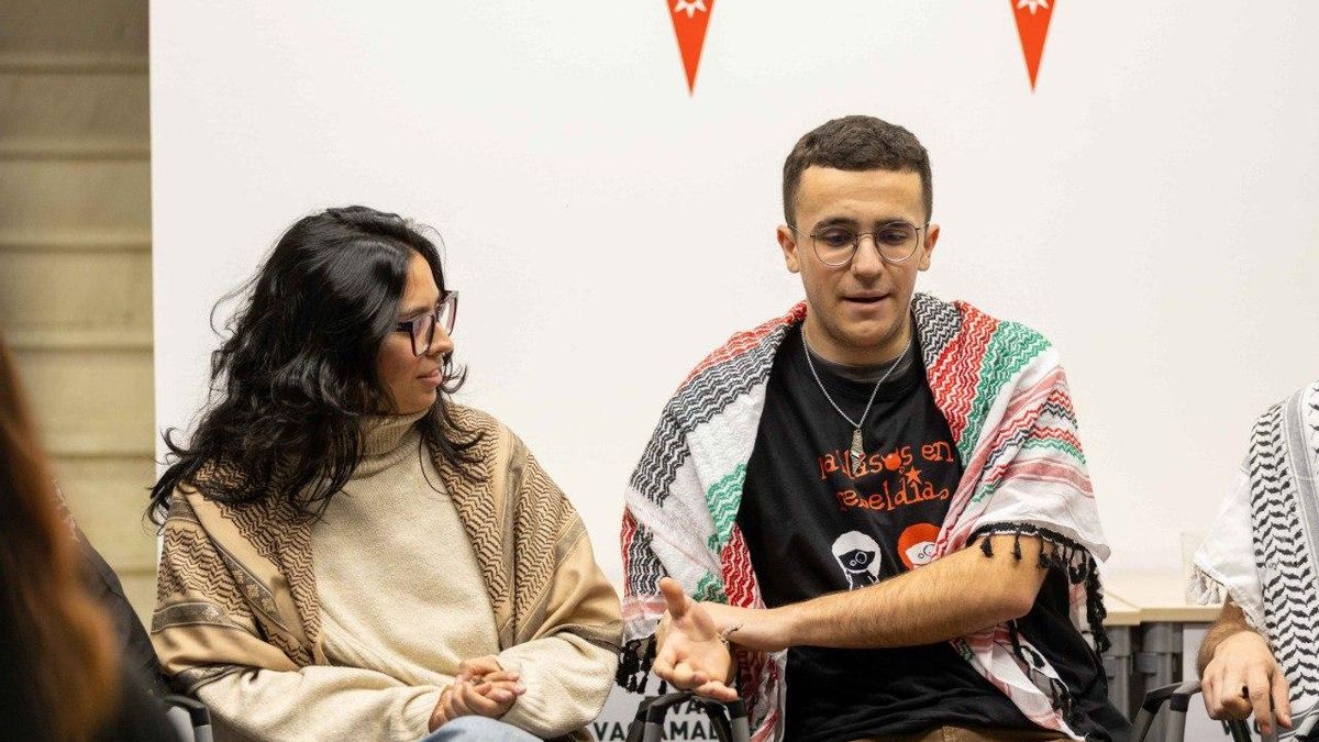 Ainhoa y Olmo durante la rueda de prensa posterior a su viaje a Palestina