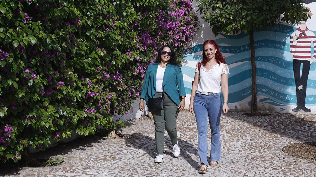Paola y Sonia en el jardín de Orive