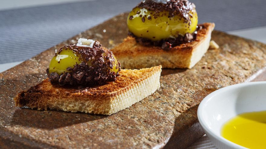 Las estrellas Michelin y el oleoturismo marcan el paso de la Diputación de Jaén por Fitur 2024