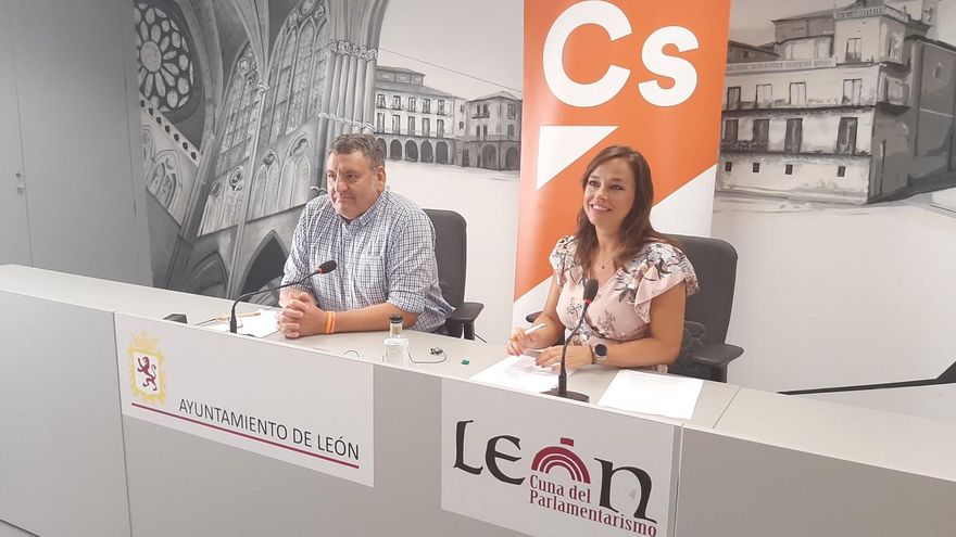 Gemma Villarroel y Antonio Pérez, este lunes en rueda de prensa.