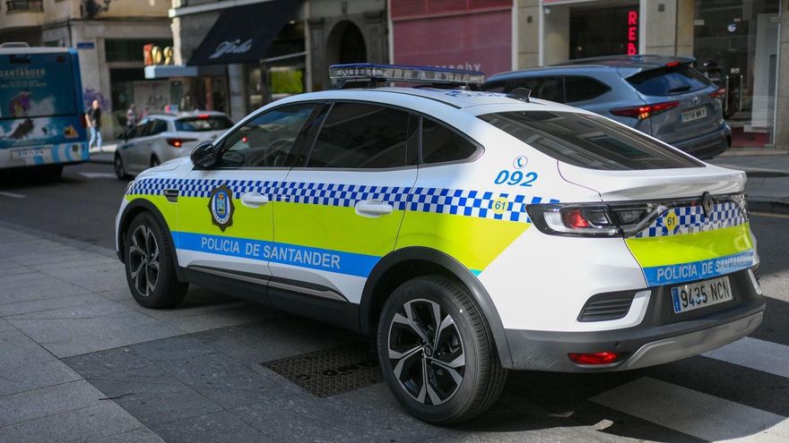 Vehículo de la Policía Local de Santander.-ARCHIVO