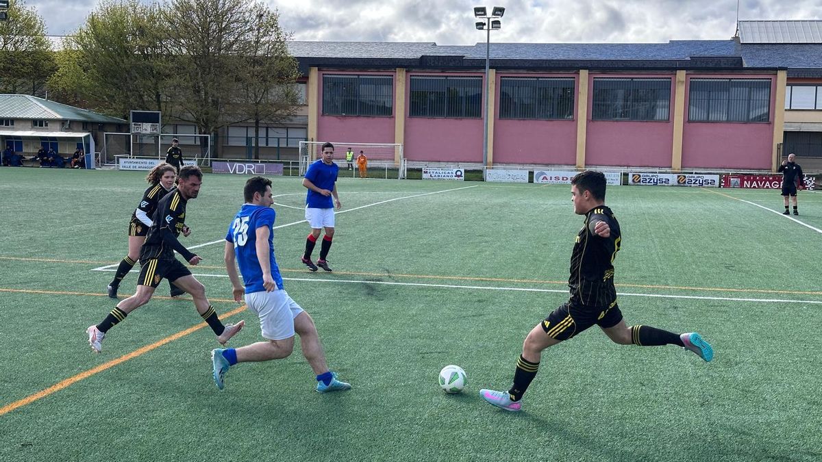 Abrazos, aplausos y mucha alegría en el torneo de fútbol inclusivo disputado en la localidad navarra de Mutilva