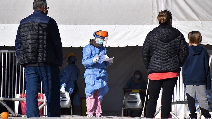 Los contagios de coronavirus cayeron por decimoquinta semana en la provincia de Buenos Aires