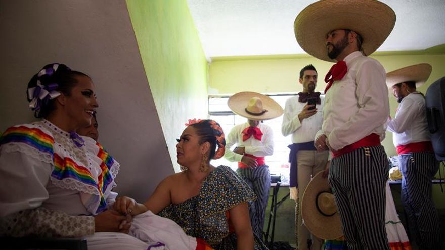 Ballet folclórico de Jalisco promueve respeto a diversidad sexual en México