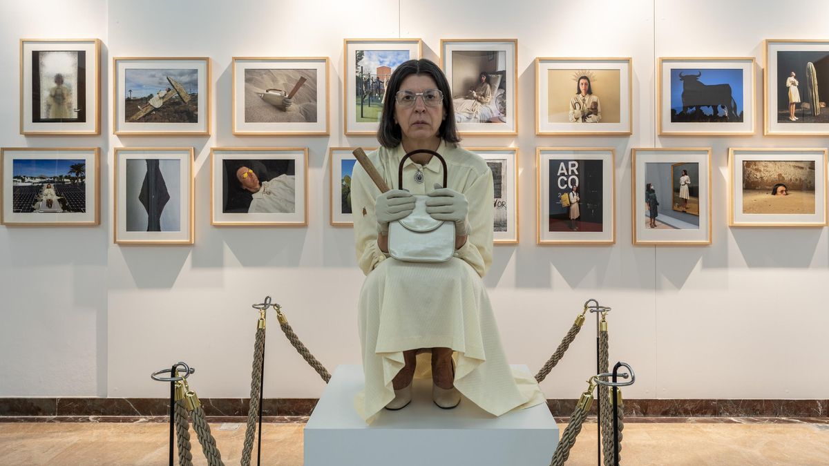 Miss Beige, la artista del color plano y martillo en bolso, recibe su primera retrospectiva en el museo más rococó de Madrid