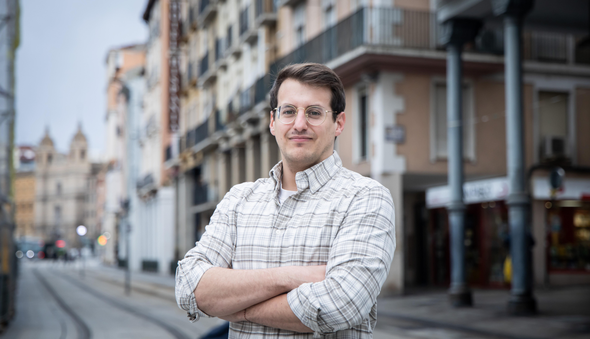 El candidato de CHA, Jorge Pueyo, en Zaragoza.