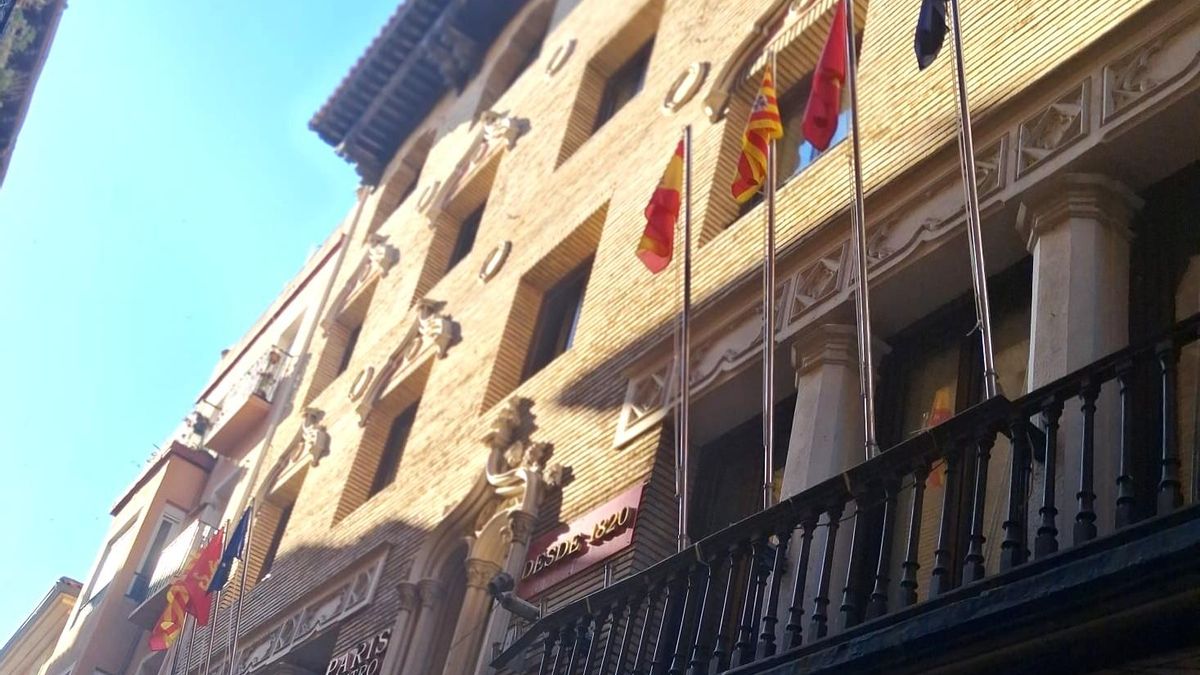 El Hotel París de Zaragoza dejará de alojar inmigrantes ante la eliminación de plazas financiadas por el Ministerio