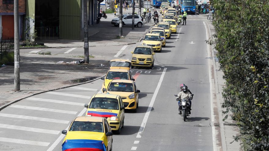 Taxistas y camioneros prolongan las protestas contra el Gobierno en Colombia