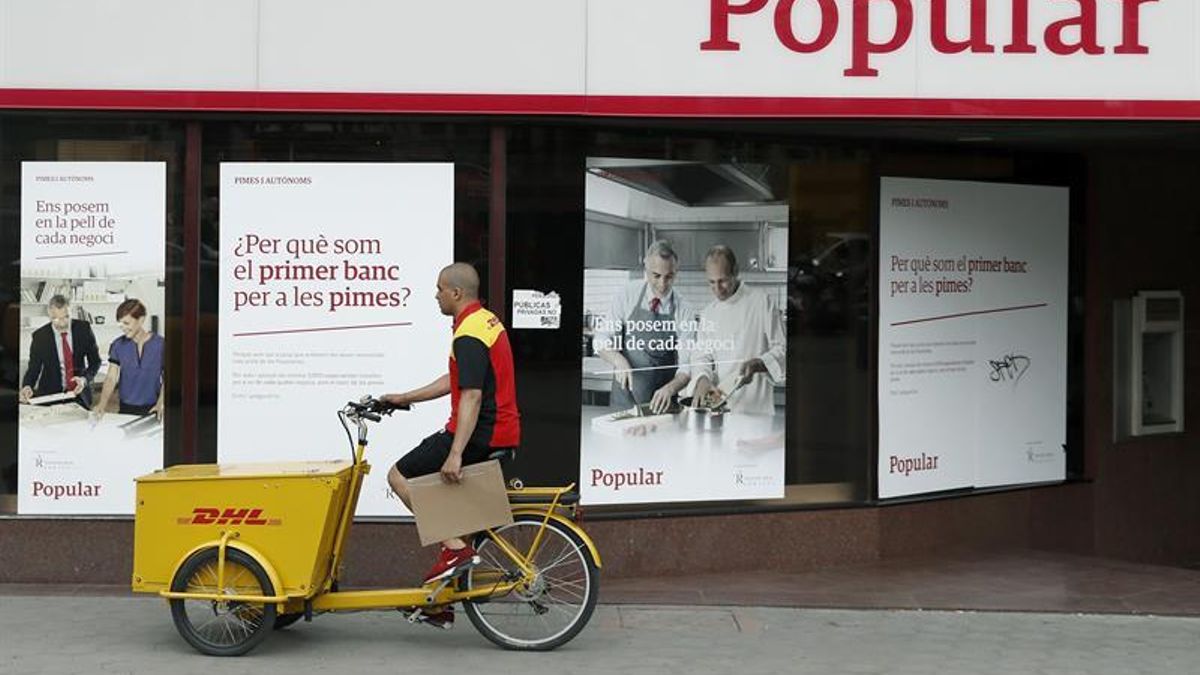 A las 15 h no había más dinero que llevarse de Popular.