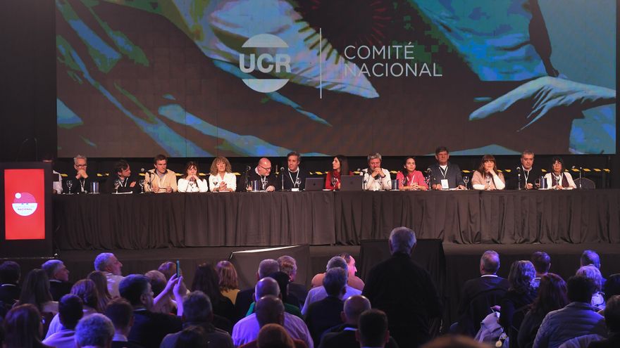 "No debemos ser el furgón de cola de nadie”: cruces al PRO, Schiaretti y Milei se metieron en la convención de la UCR