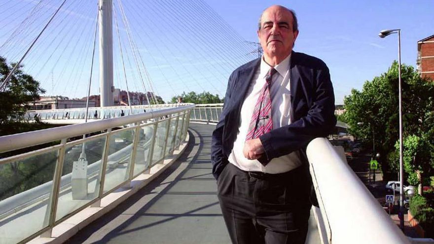 Javier Manterola, el diseñador de icónicos puentes en Madrid y creador de la efímera doble pasarela sobre la M-30