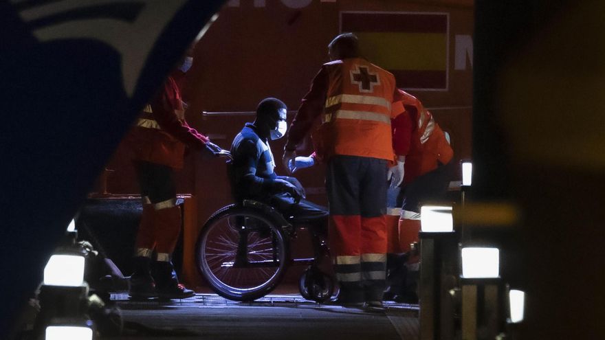 Seis personas mueren en una lancha neumática perdida durante nueve días al sur de Tenerife