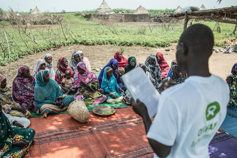 Sauda Hamid, junto a su bebe, vive en Am-Ourouk, un pueblo a 50 kilómetros de Mangalmé, en la región de Guera (Chad). / FOTO: Pablo Tosco - Oxfam Intermón