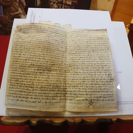 Seis documentos expoliados retornan a la catedral de Salamanca tras recuperarse en Murcia