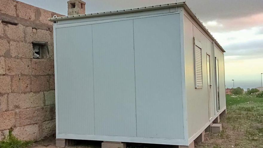 Vivienda móvil de Ángeles y los suyos en Granadilla de Abona