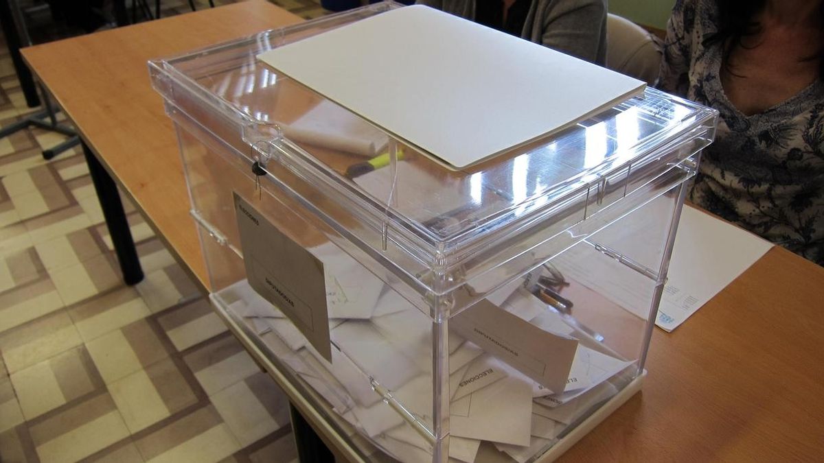 El Gobierno asegura haber facilitado el proceso de voto a los españoles residentes en el extranjero