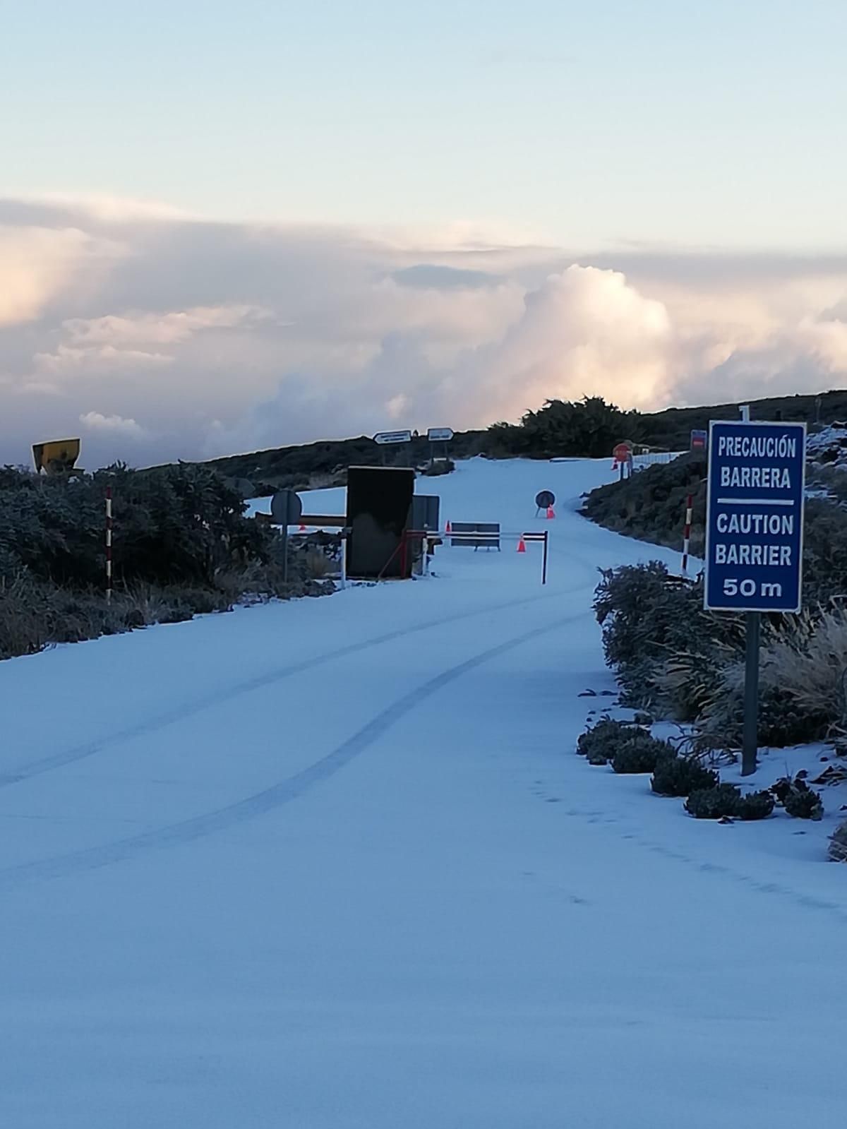 La nieve cubre las cumbre de La Palma.