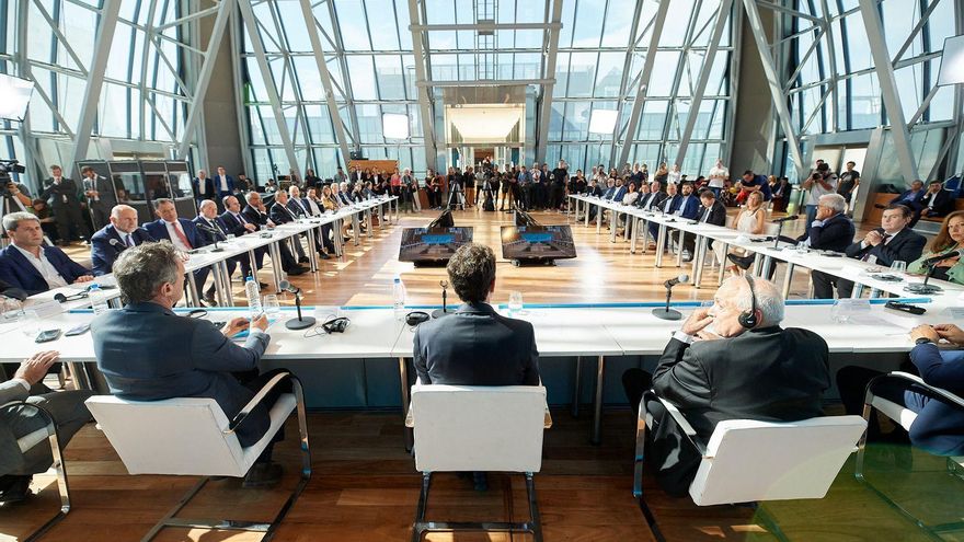 De Pedro se reunió con gobernadores en el CCK y confirmó su presencia por el kirchnerismo en la mesa política del FDT