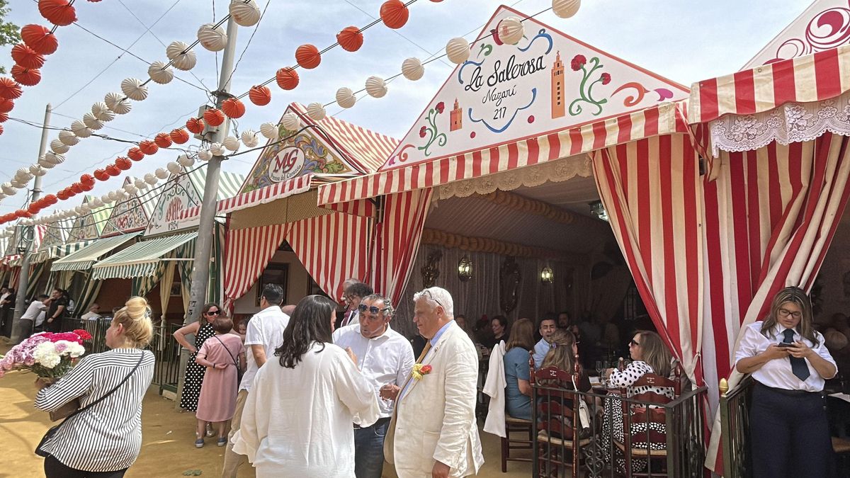 La caseta se ubica en el número 217 de la calle Juan Belmonte.