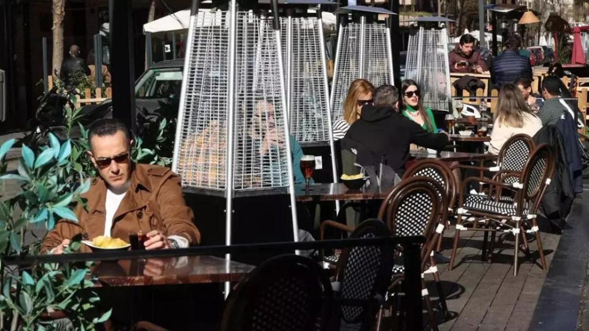 Las claves de la nueva Ordenanza de Terrazas en Madrid: mismo horario, más cerca de árboles y sanciones endurecidas
