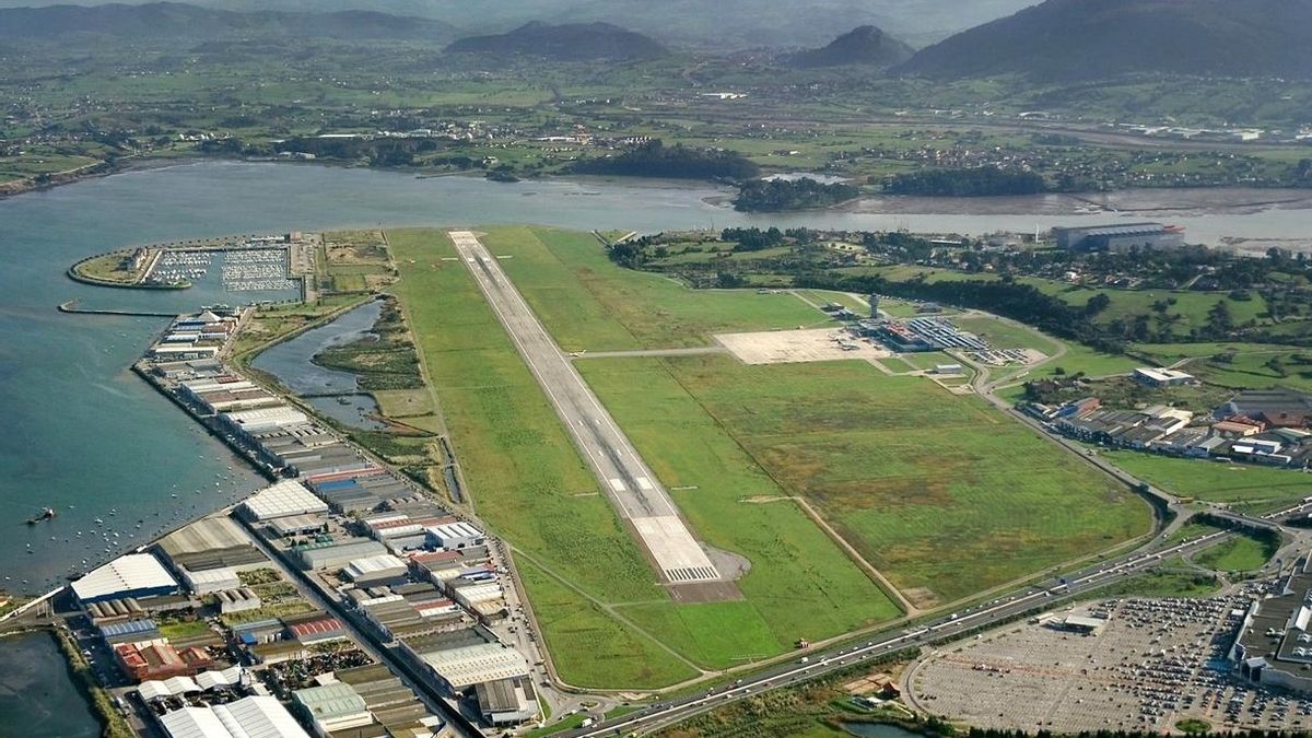 Aeropuerto Seve Ballesteros, en Santander.