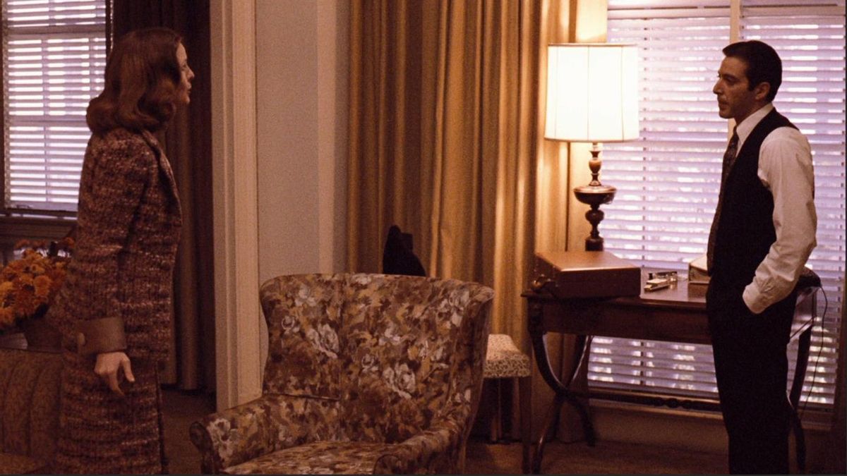 Diane Keaton y Al Pacino, como Kay y Michael, en 'El padrino. Parte II'