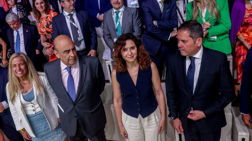 La patronal suma a Ayuso en su guerra contra el Gobierno: "Unas activistas de salón quieren machacar a los héroes de nuestra economía"