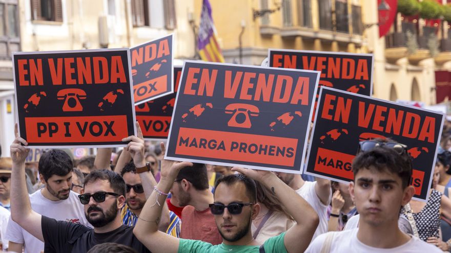 Unas 600 personas se manifiestan en Barcelona contra el turismo masivo en la ciudad