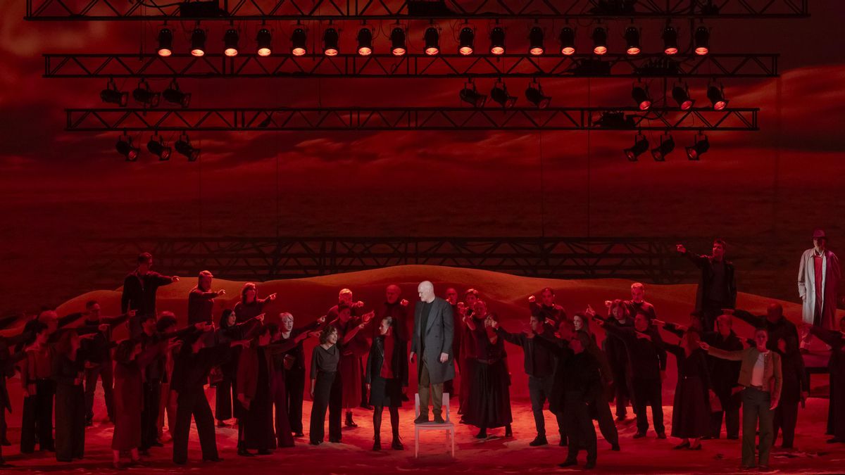 Instantes de la función 'Enemigo del pueblo'