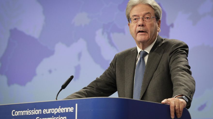 Bruselas plantea a los 27 que empiecen a ajustar sus presupuestos para rebajar el déficit al 3% en el "medio plazo"