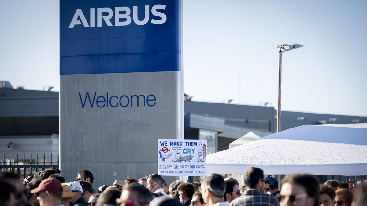 Industria se prepara para mediar en el conflicto laboral de Airbus: "No podemos jugar con el pan de los próximos 30 años"