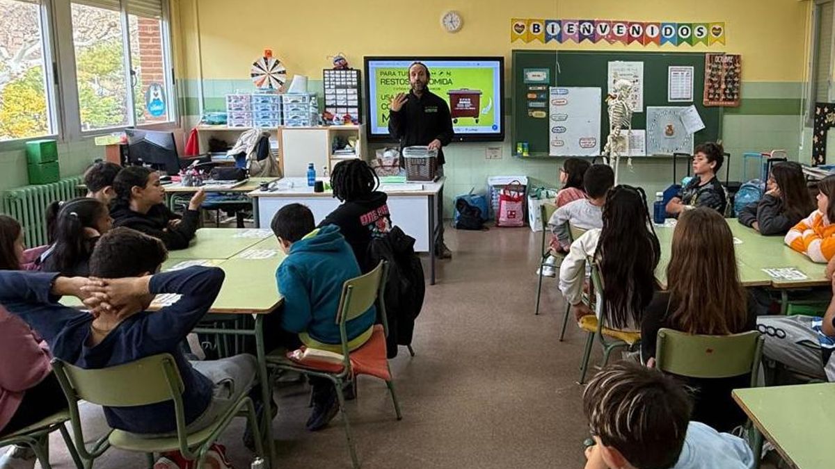 Actividades de la campaña “La orgánica, al marrón” en un aula de La Rioja