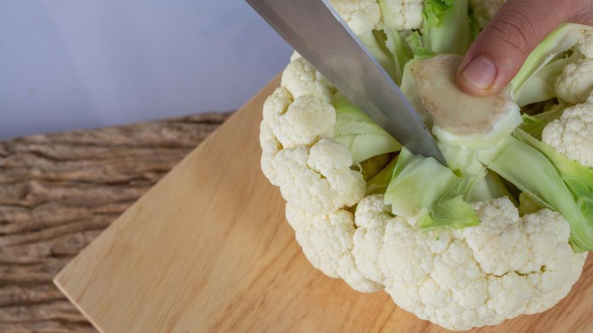 Para la base de la pizza, tendrás que rallar la coliflor