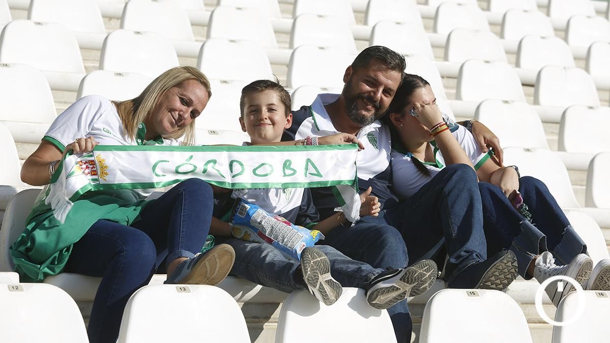 Grada Blanquiverde del encuentro entre el Córdoba CF y AD Mérida