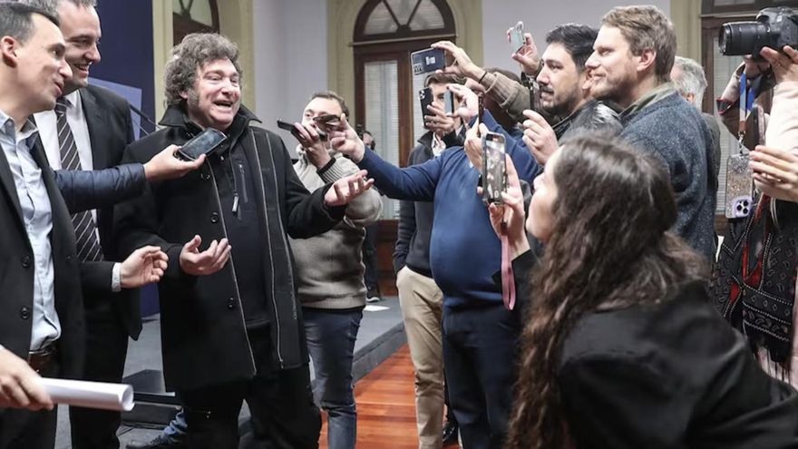 Milei cierra la sala de prensa de la Casa Rosada y prohíbe el ingreso de unos 60 periodistas acreditados