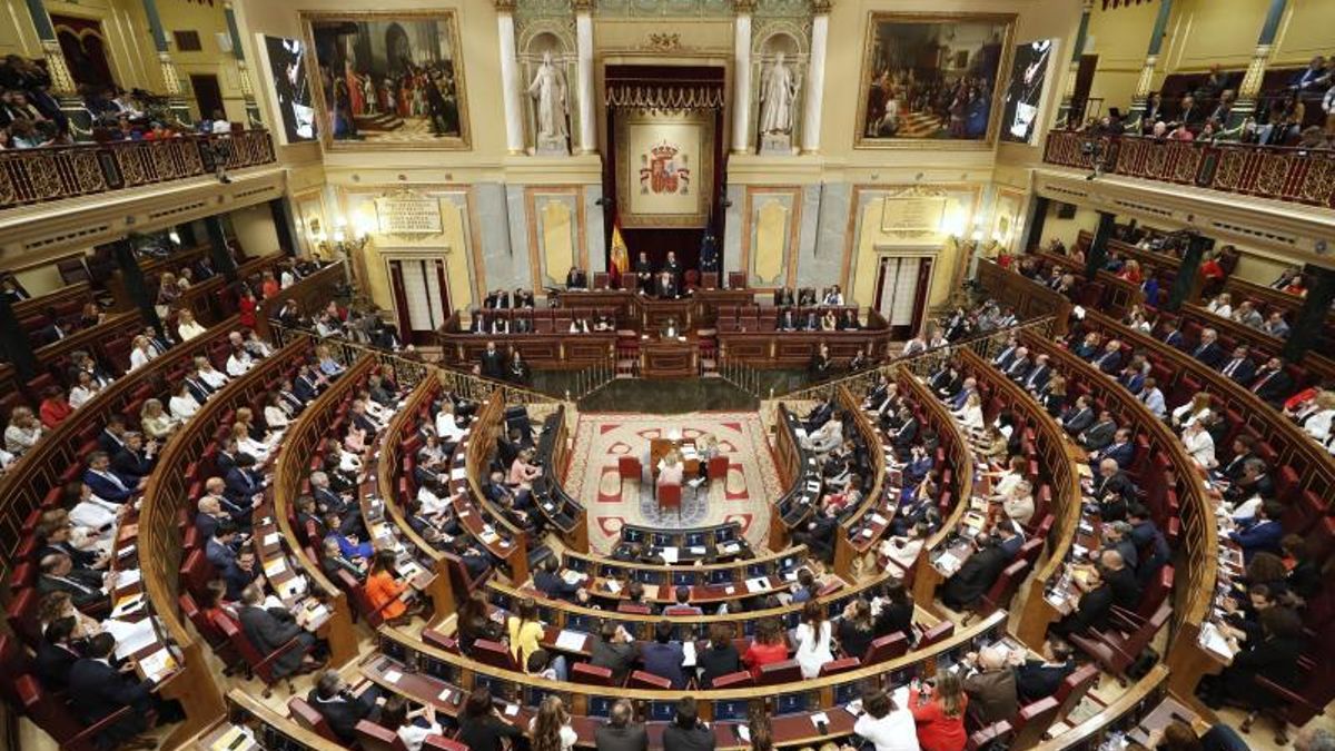 Los letrados plantean dejar la mayoría absoluta del Congreso en 176 diputados