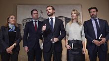 Pablo Casado en una rueda de prensa acompañado de Ana Pastor, Teodoro García Egea, Cayetana Álvarez de Toledo y Guillermo Marisca.