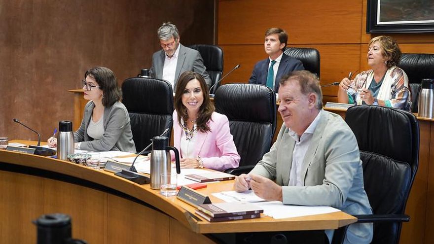 Las Cortes de Aragón votarán una iniciativa que puede arrebatar a Vox la Presidencia de la Cámara