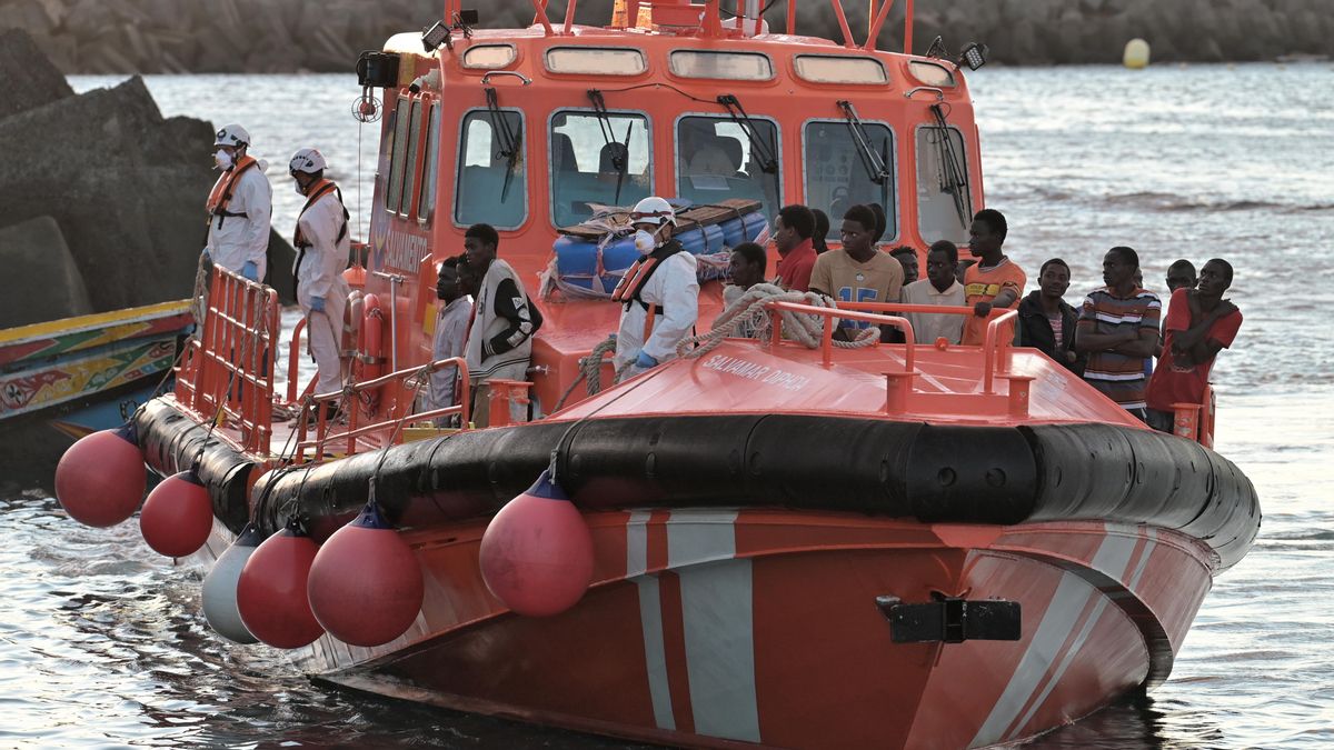 Caen un 85% las llegadas de migrantes en patera o cayucos a Canarias en lo que va de año