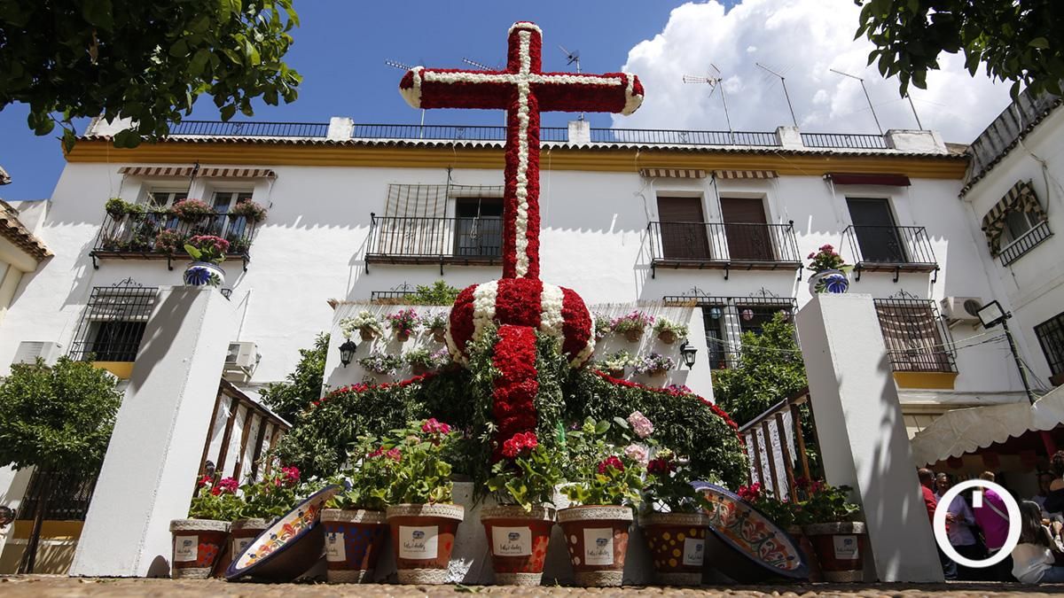 Cruz de mayo de la Hermandad de Jesús Nazareno en la Plaza del Padre Cristóbal
