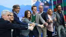 Casado, el pasado 23 de diciembre en Vitoria, junto a candidatos del PP vasco como Sémper (primero por la derecha).