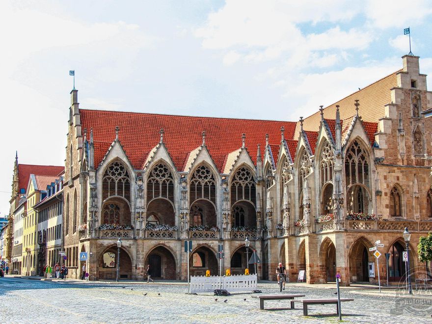 Arcos góticos del viejo ayuntamiento de Brunswick.